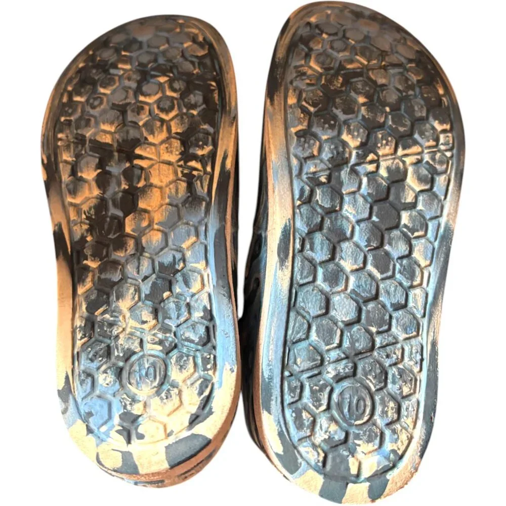 boys' and girls' toddler blue and white marbled slip-on water shoes‎ in size 10